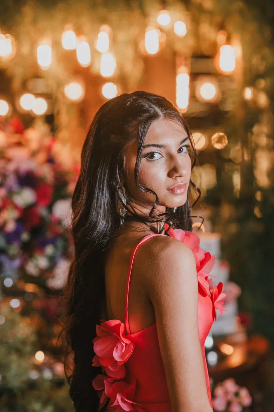 15 anos de Maria Laura: debutante de vestido vermelho